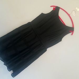 Taylor black size 10.